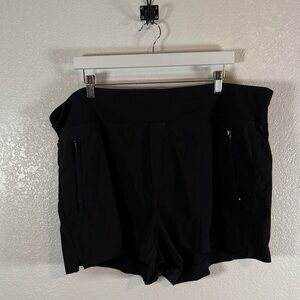 Athleta Black Trekkie North Short Rip Stop Size 22